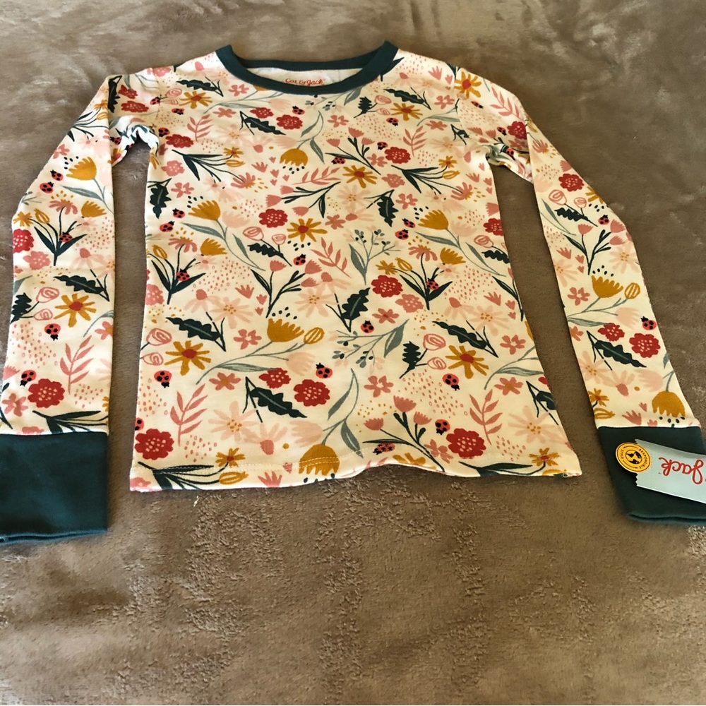 NWT Girl’s sleepwear long sleeve Size 8